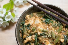 Tofu & Veggies Stir Fry with Spicy Peanut Sauce